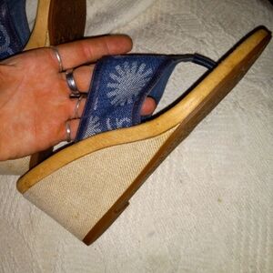 UGG sandals size 7